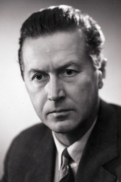 Олев Эскола