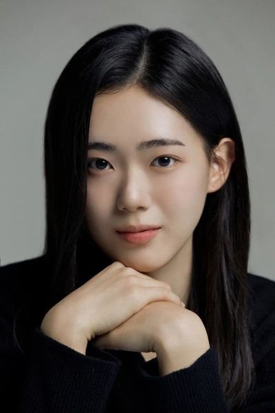 김지우