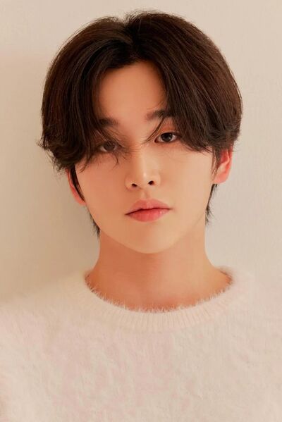 김윤우